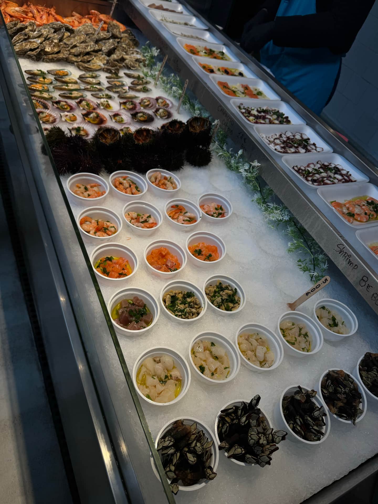 Seafood at Mercado do Bolhão.