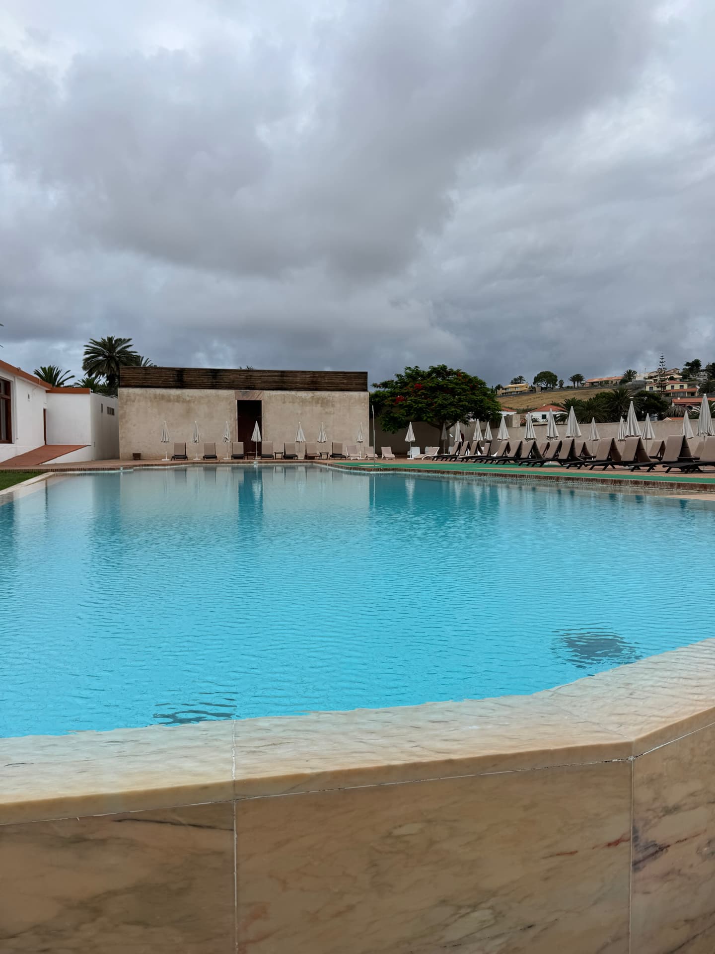 Saying goodbye to the Hotel pool on our last day.